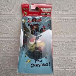 Dr. Seuss NEW The GRINCH Desk Pets - Grinch & Cindy Lou Who in Desk Pet Dome